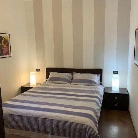 Piazza Volta * קומו